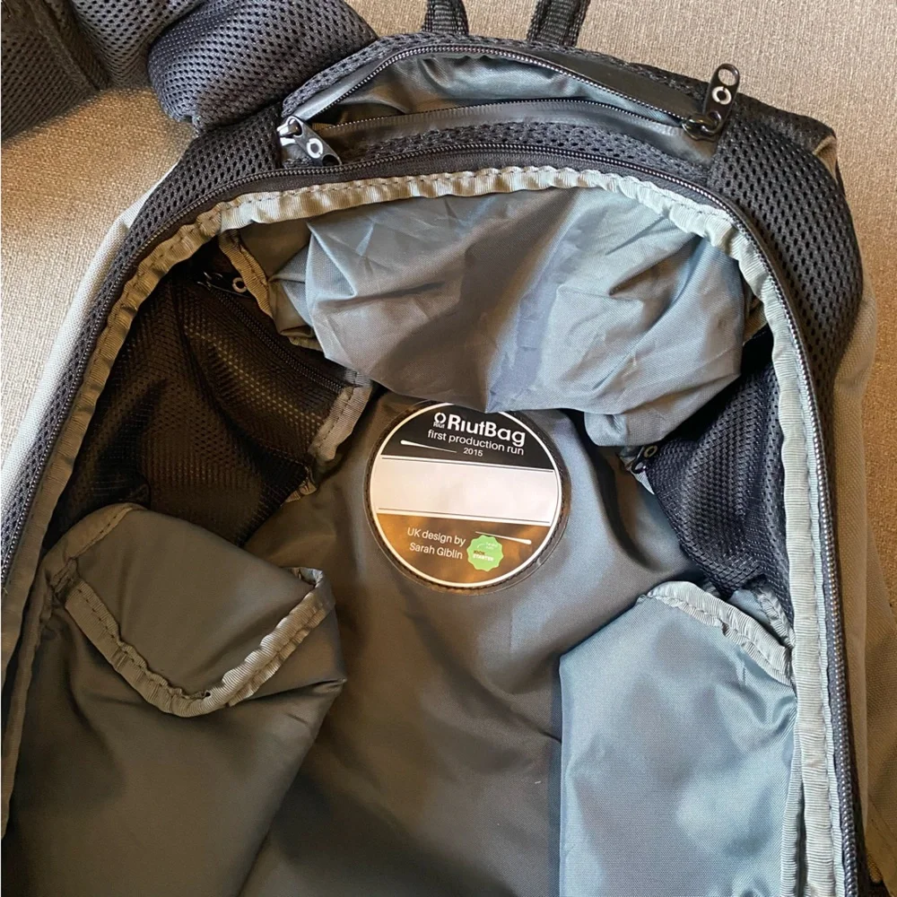 RIUTBAG Safer City Travel Backpack in Grey & Black
